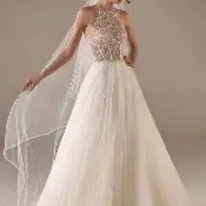 Pronovias Privee "Loretta" Wedding Gown (Unaltered)